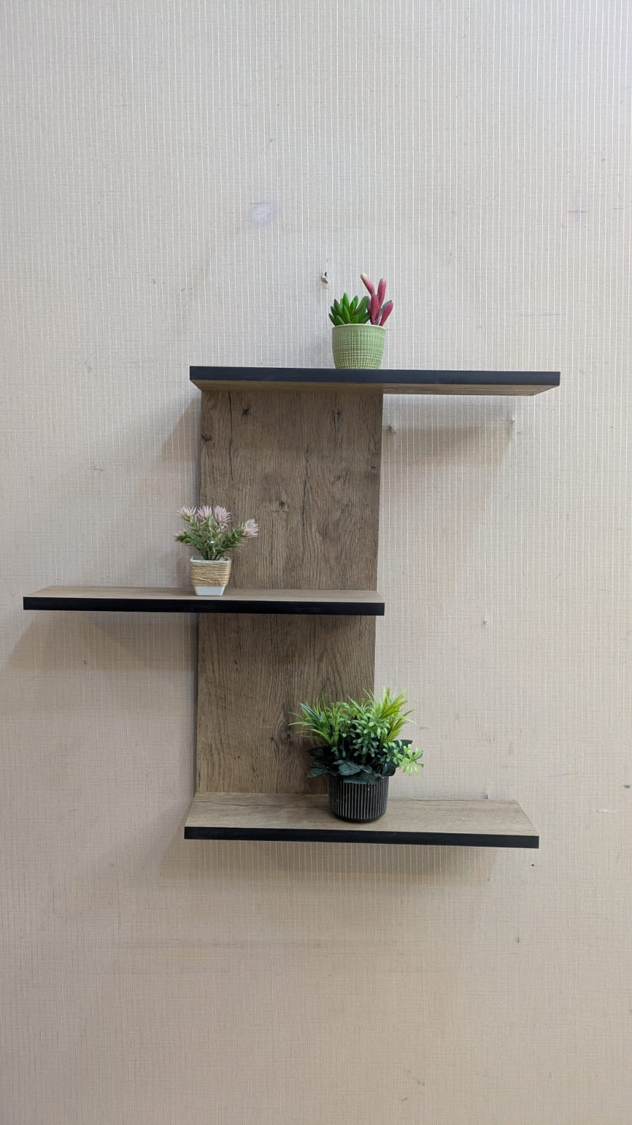 BRAND NEW WALL MOUNTED DISPLAY SHELF