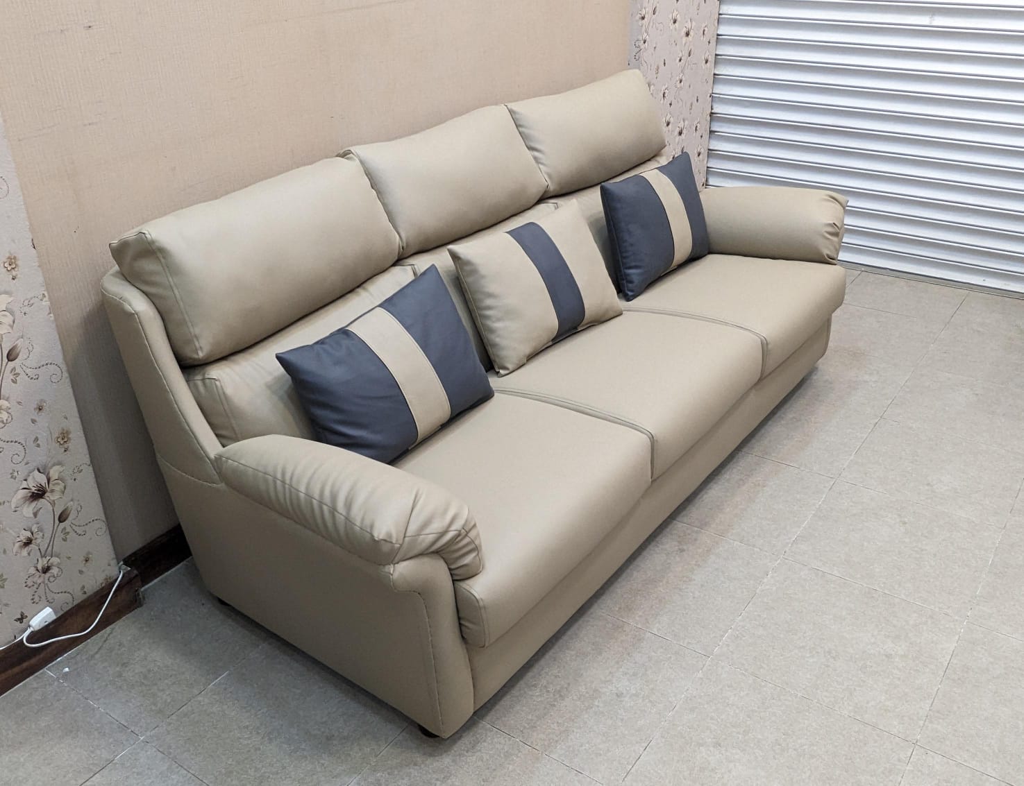 Imported Canadian Sklar peepler 6 Seater Sofa Set
