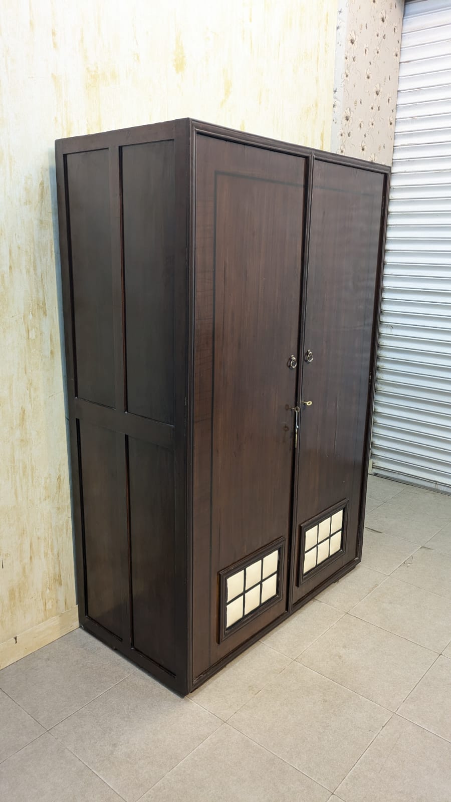 Sheesham Wood 2-Door Almirah