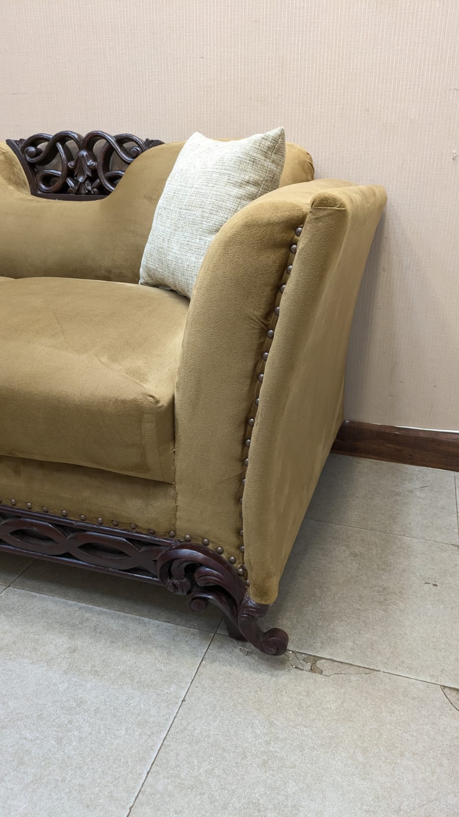 Comfortable 4 Seater Sofa Set