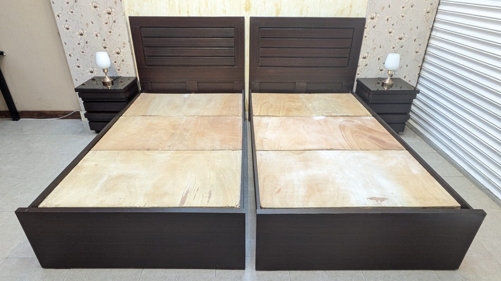 Pair of single bed with 2 Side Tables