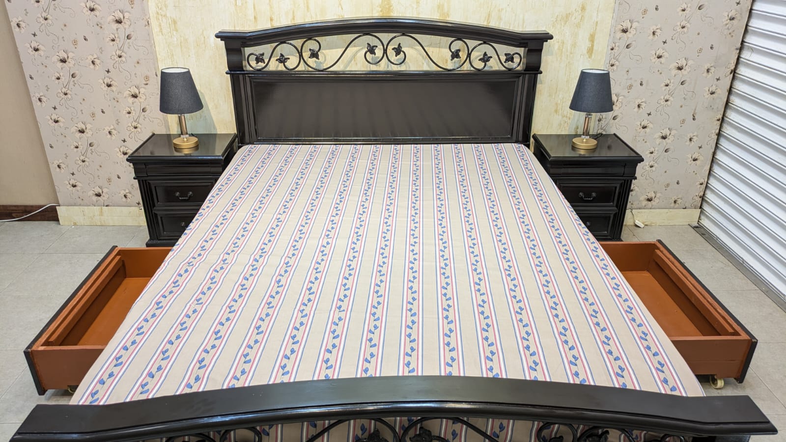 Queen Size Bed Set
