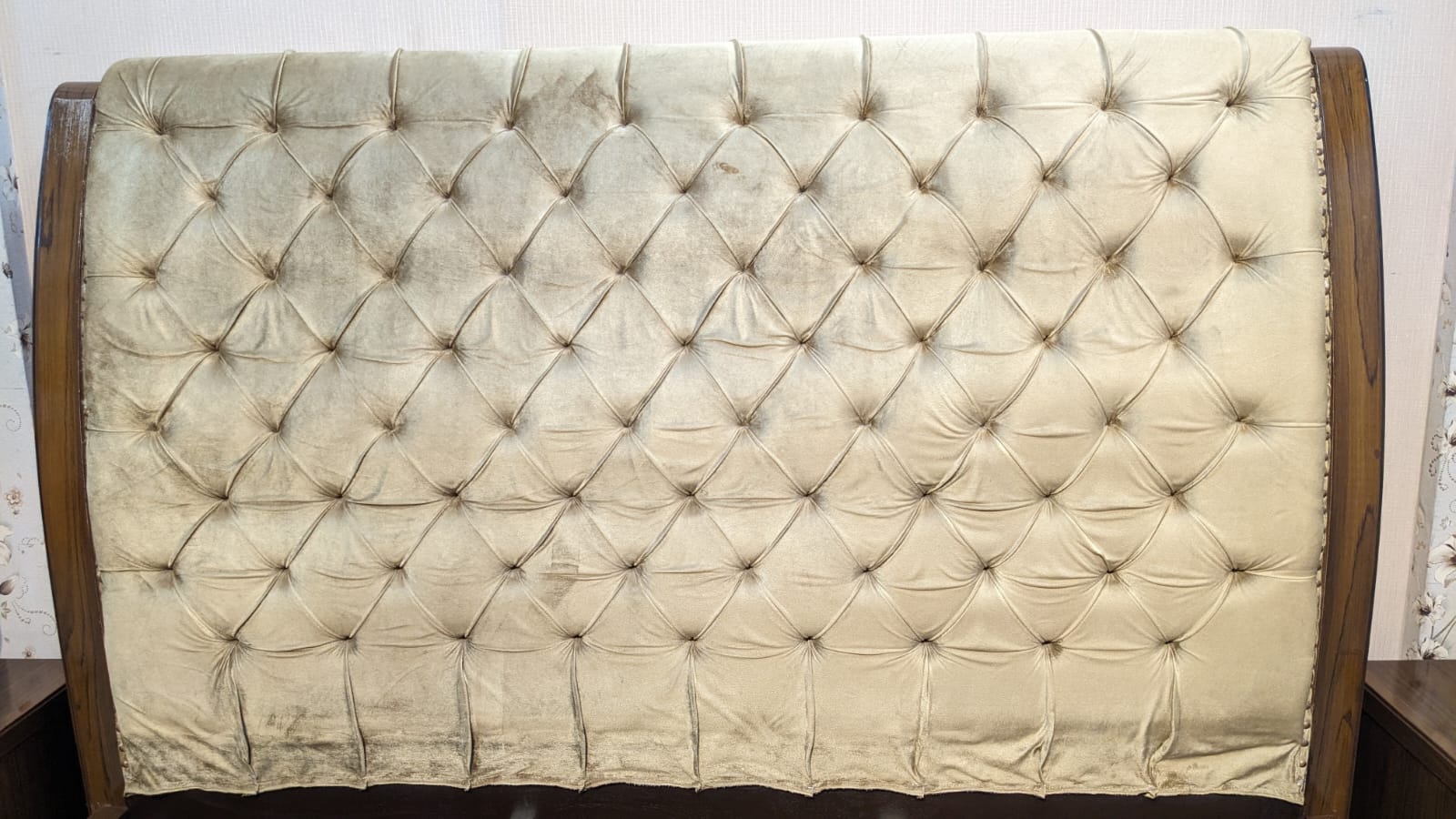 King Size Bed With 2 Side Tables