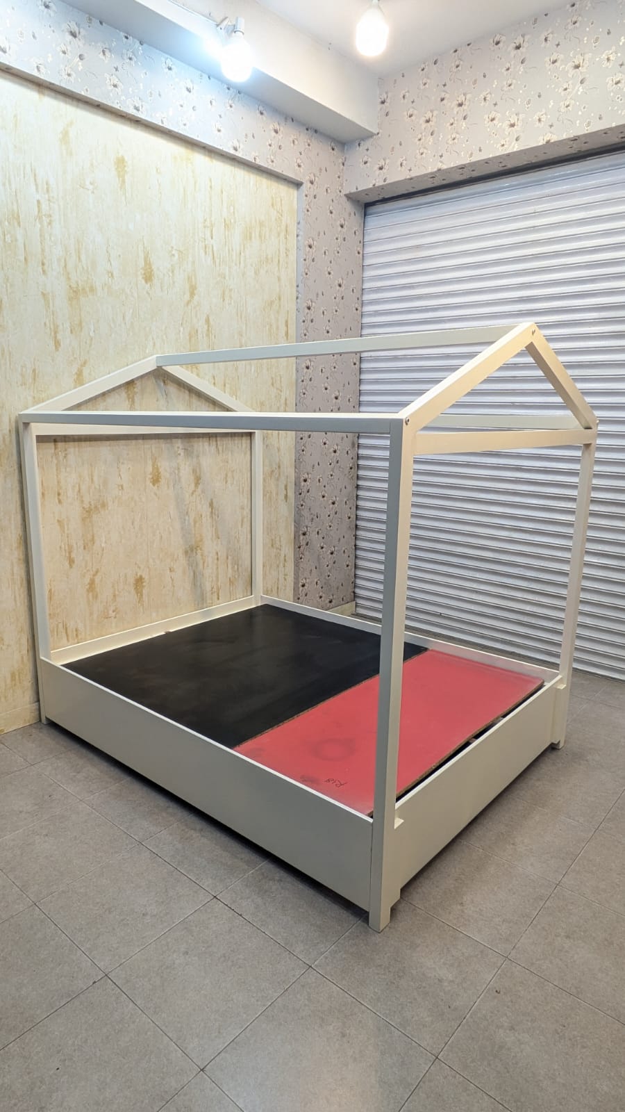 Queen Size Bed With Master Molty Foam Mattress