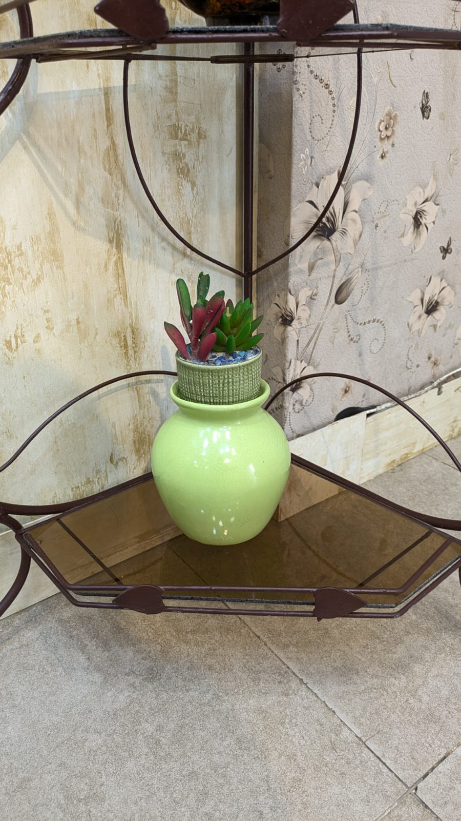 Corner display Shelf