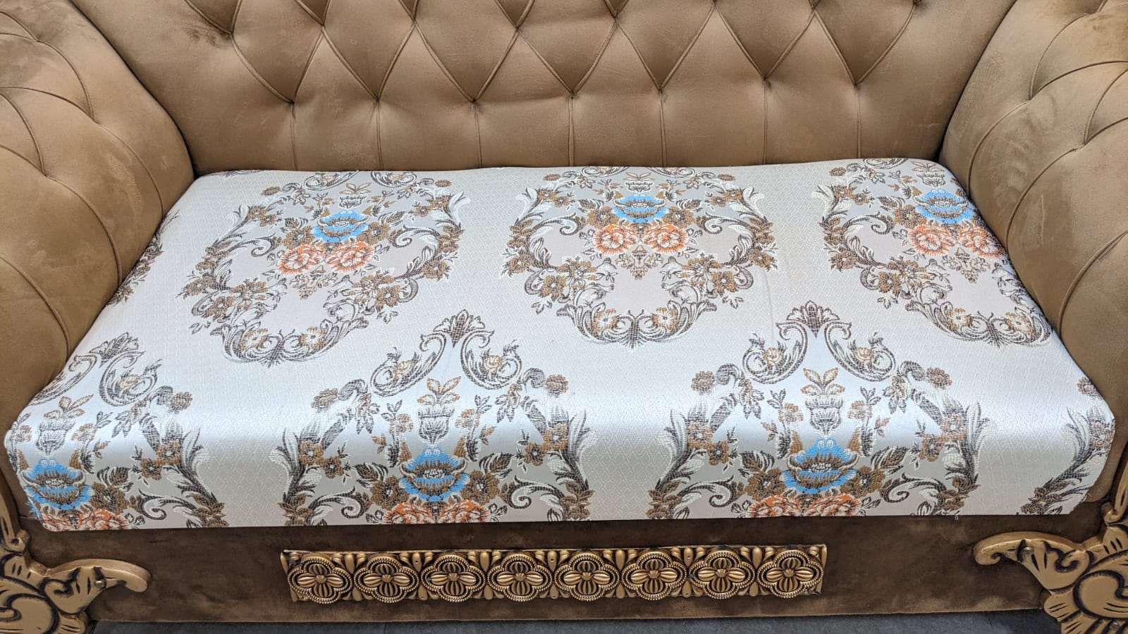 Luxurious 7 Seater Sofa Set