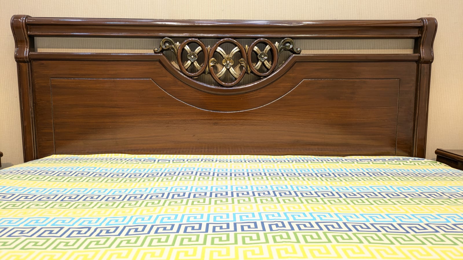 Super King Size Bed With 2 Side Tables