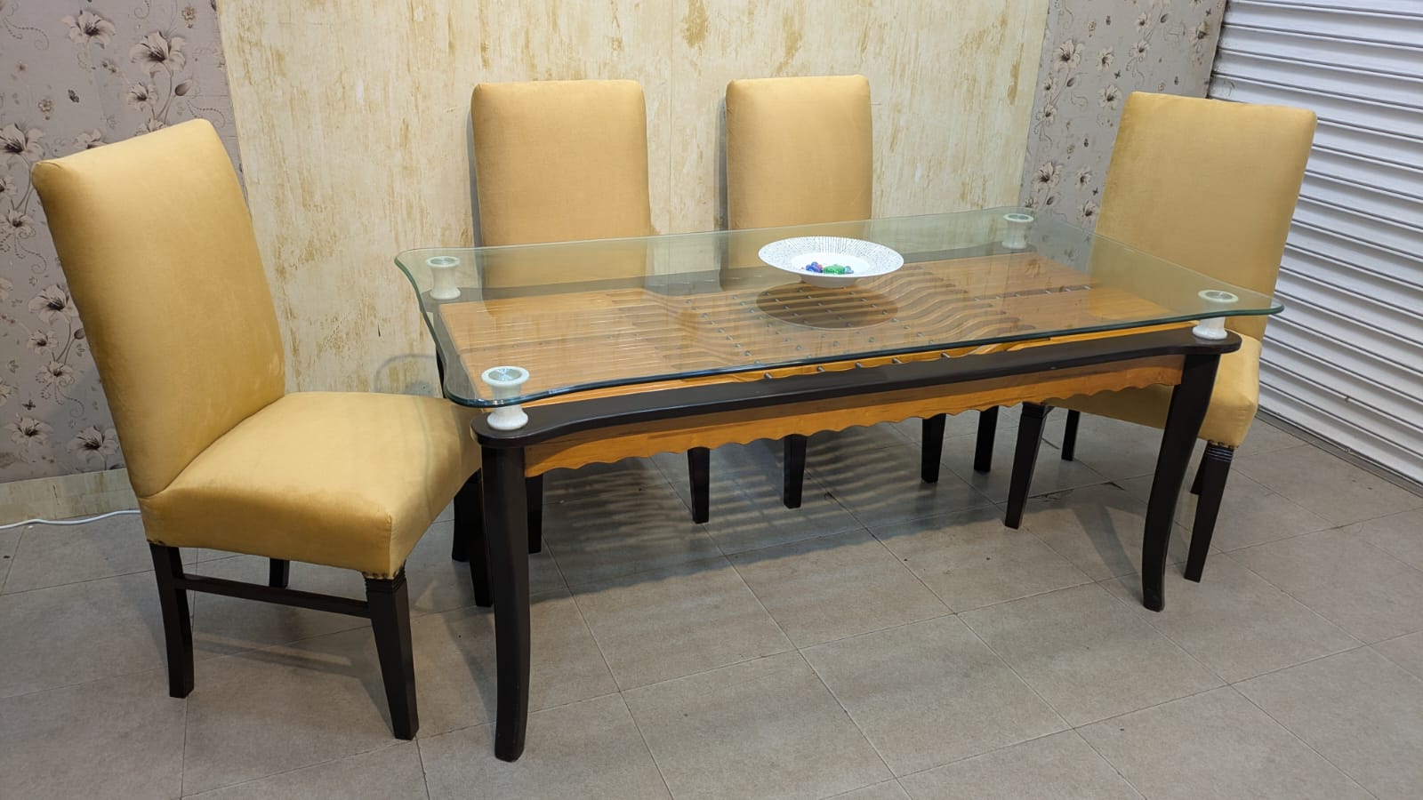 6 Seater Dinning Table