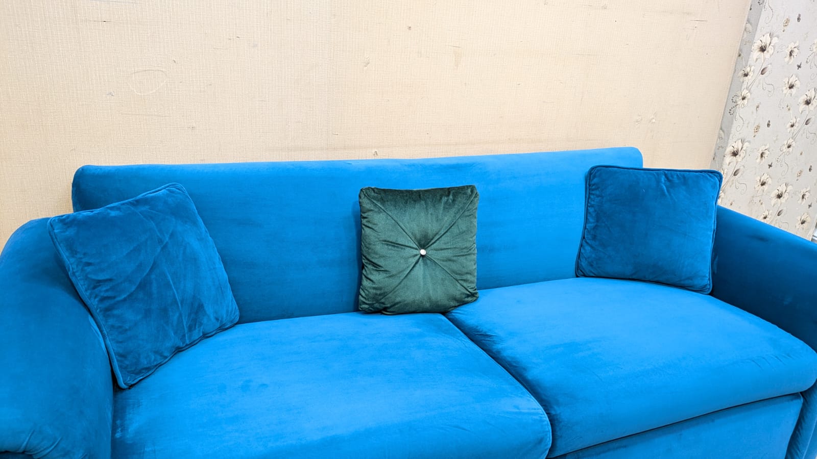 Super Comfortable 3 Seater Sofa