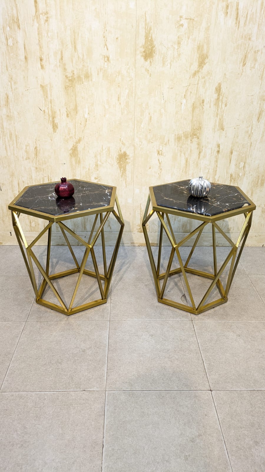 Corner table