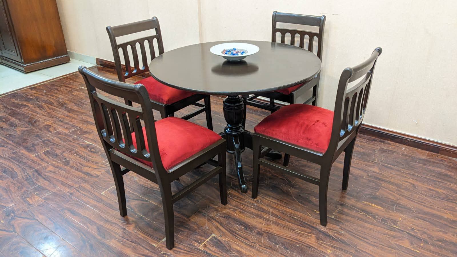 4 Seater Dining Table
