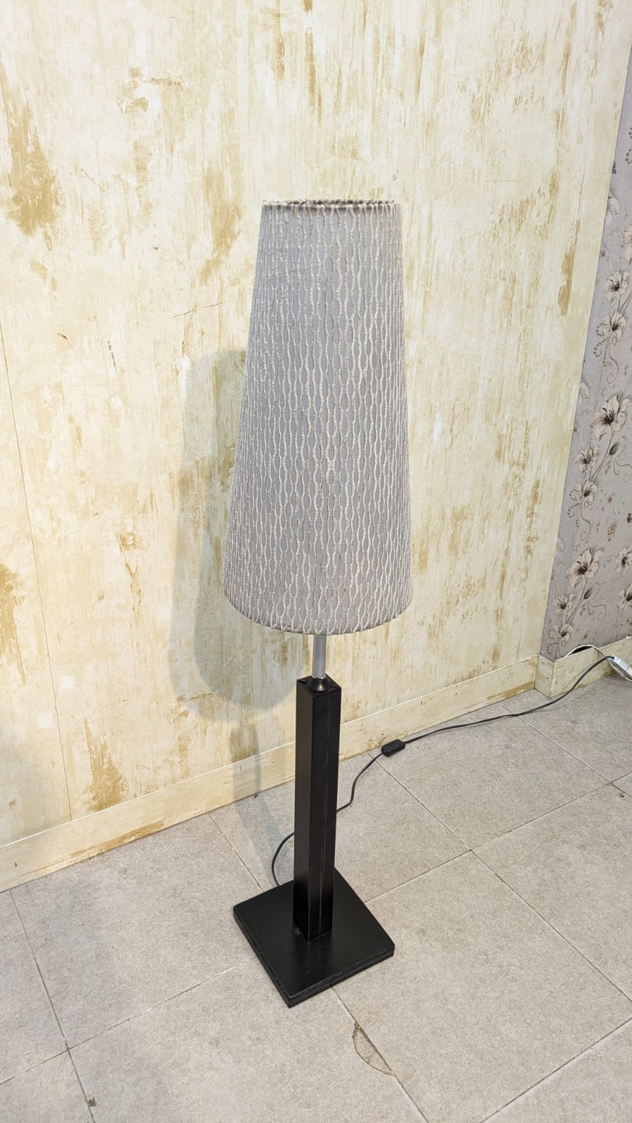 Floor lamp