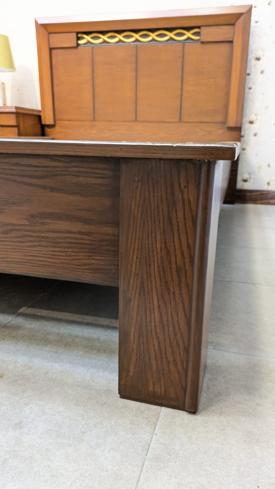 Pair of Twin Size Bed with Shared Side Table