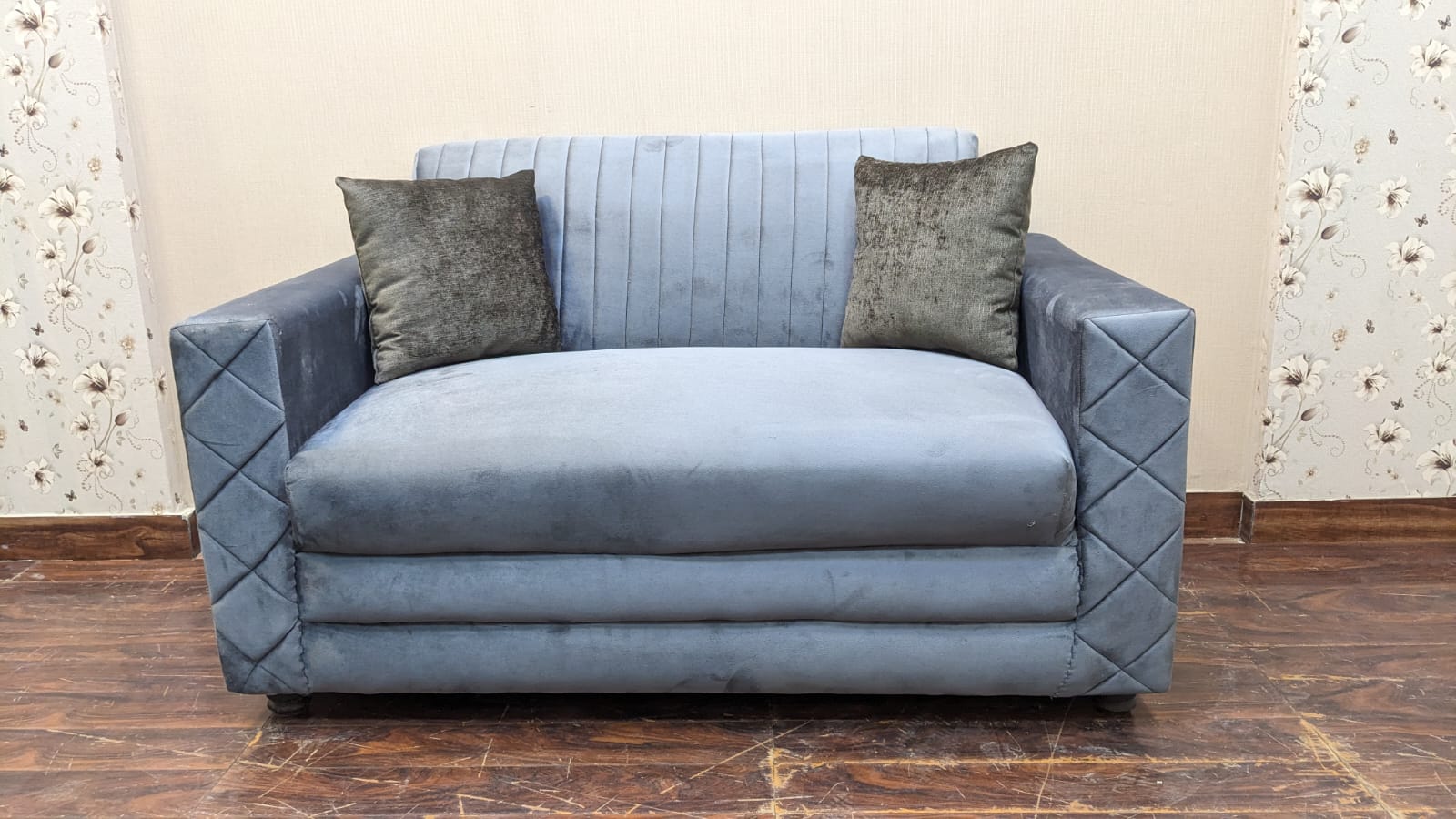 4 Seater Sofa Set