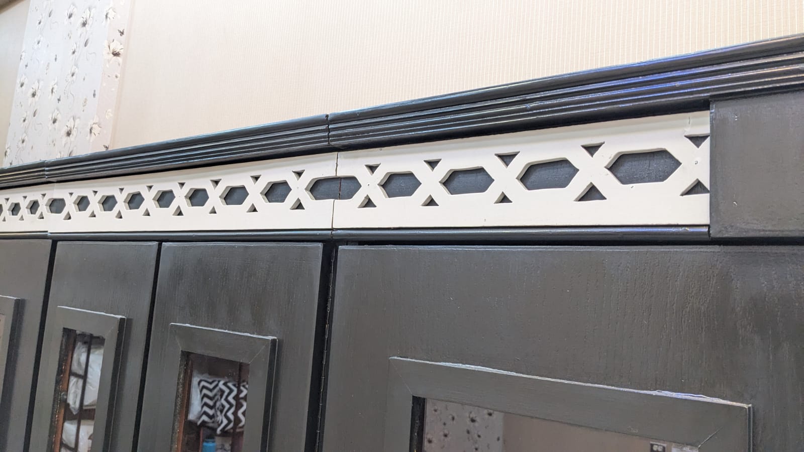 4 Door Corckery Divider