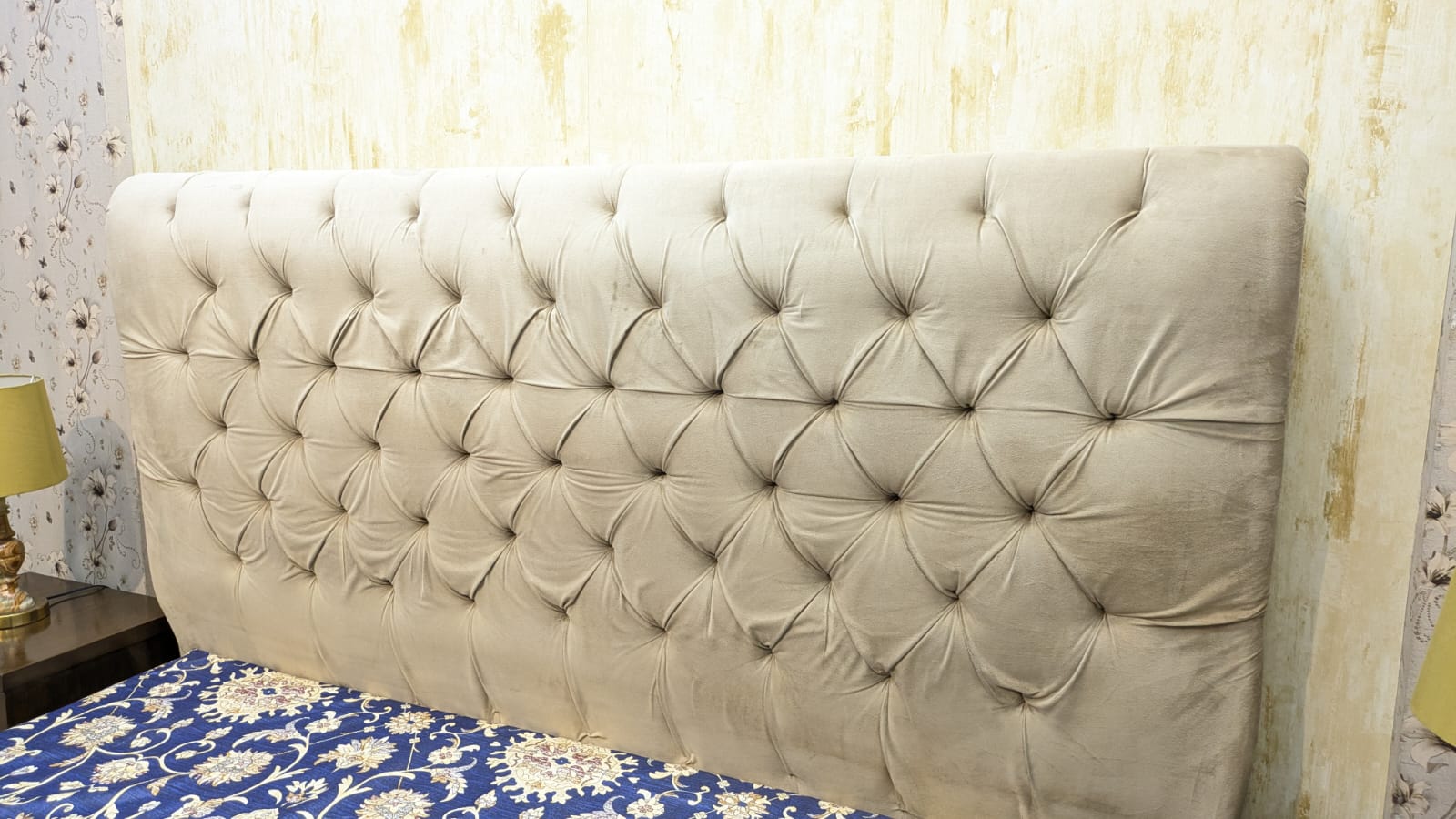 King Size Bed With 2 Side Tables