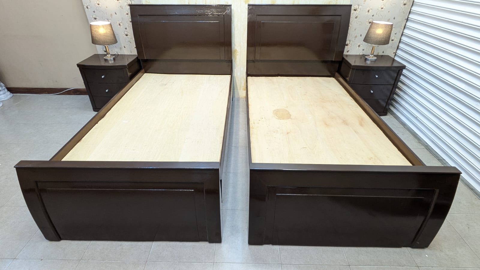 Pair Of Single Beds with 2 Side Tables