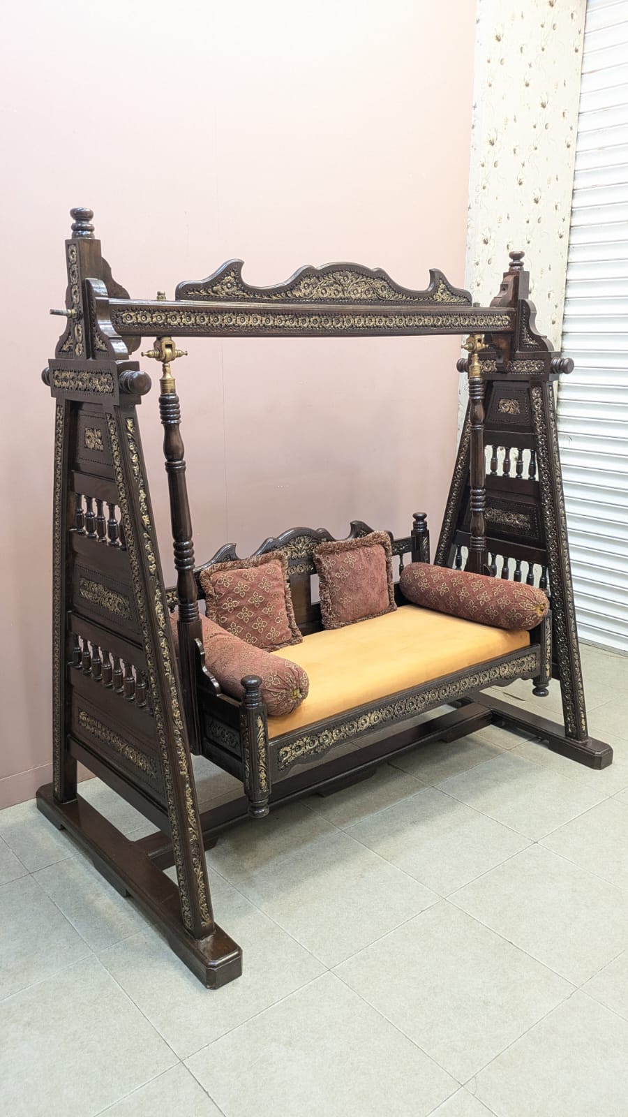 ROYAL ELEGANCE – A TIMELESS CHINIOTI JHOOLA MASTERPIECE