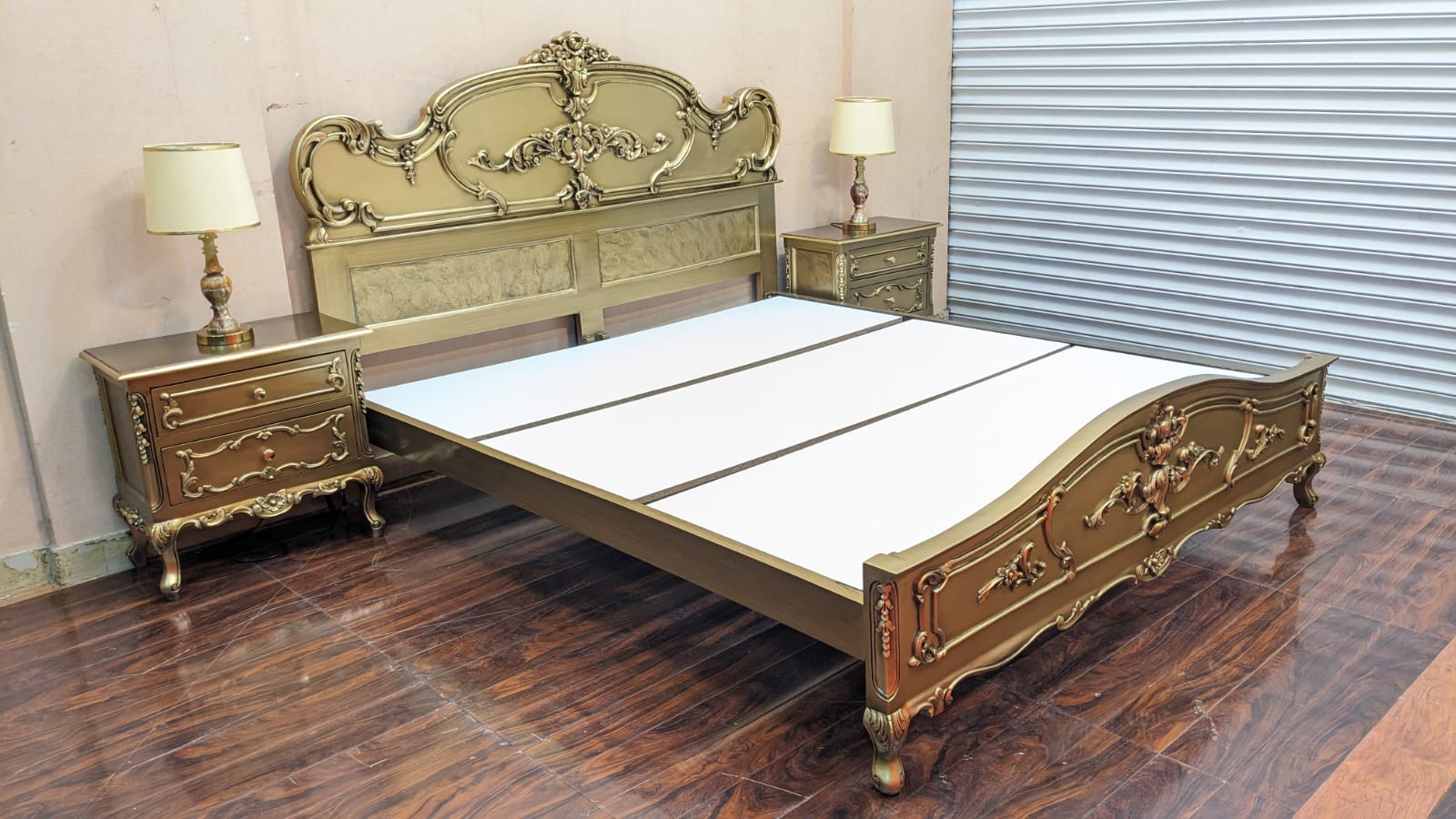 Chinioti Solid Sheesham Wood King Size Bed Set