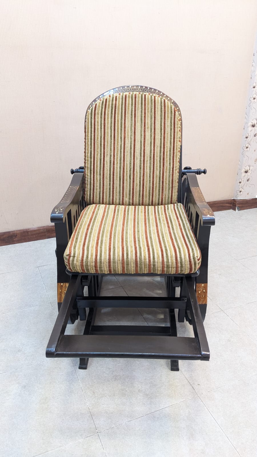 Solid Sheesham Wood Rocking Chair