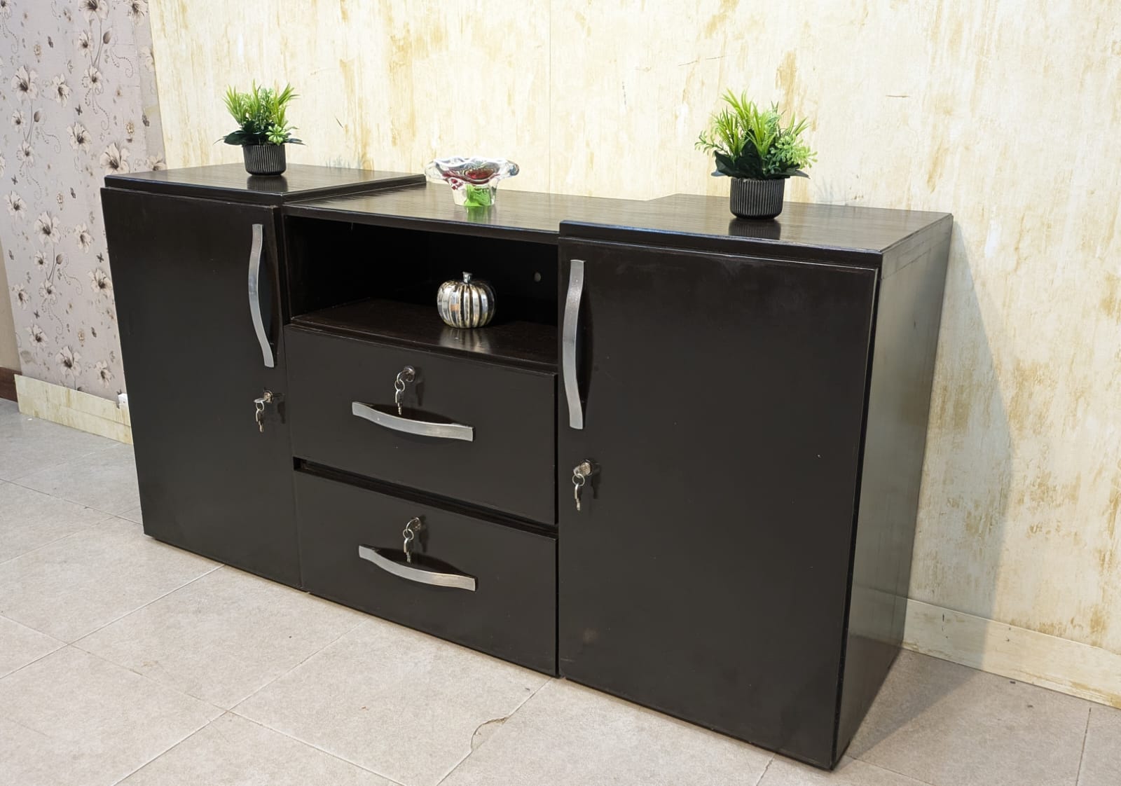 Elgent side Board