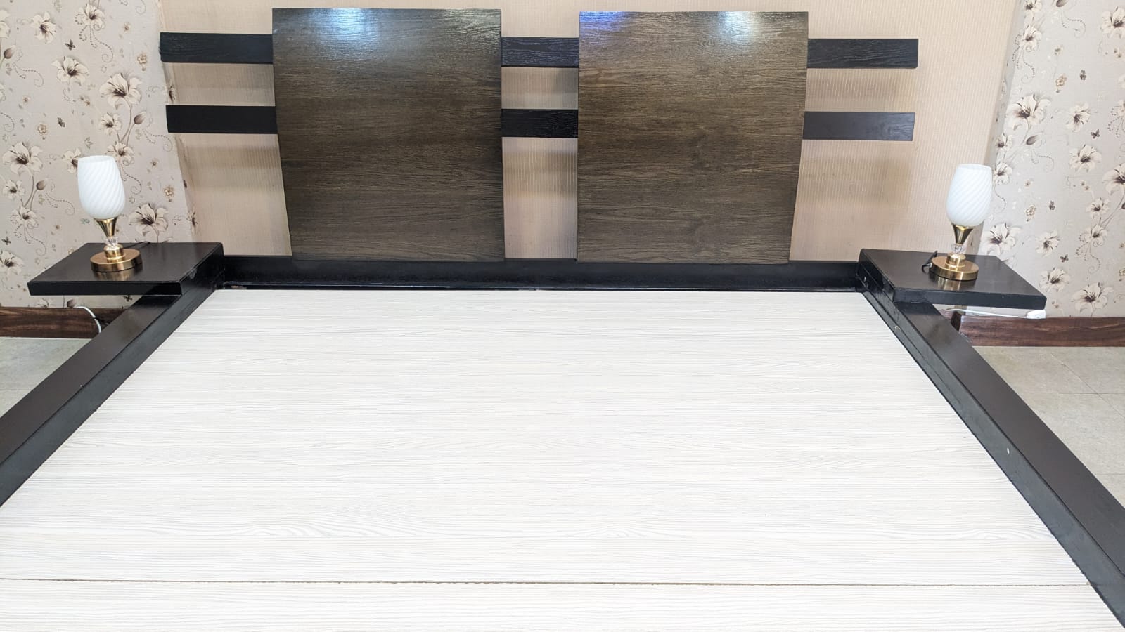 Habitt King Size Bed Set