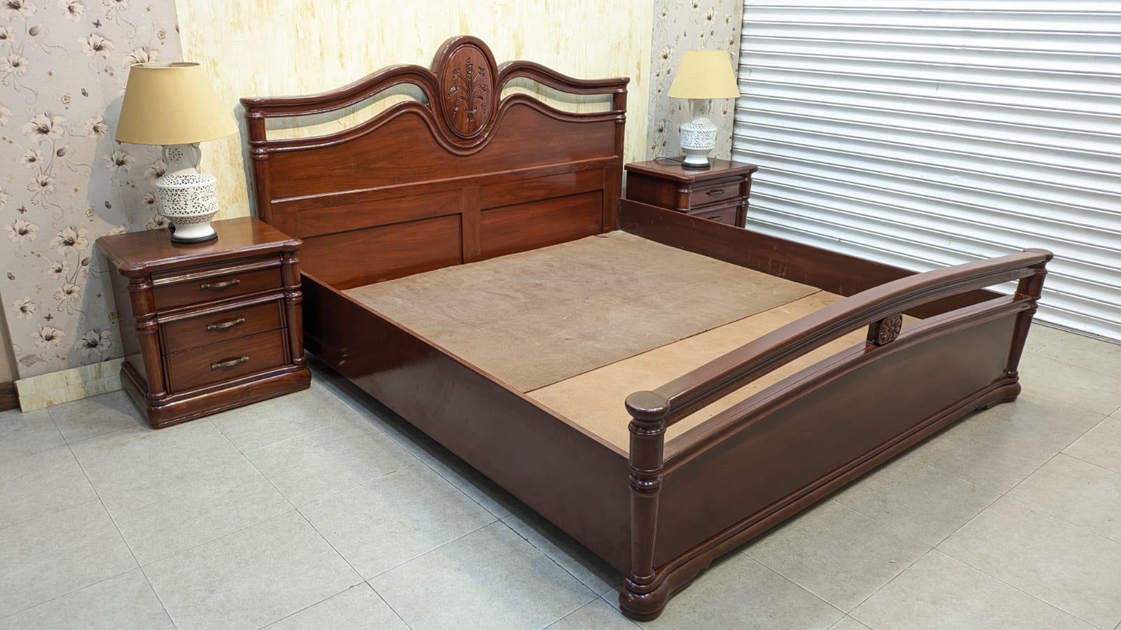 Elegant Sheesham Wood and ply King Size Bed Set