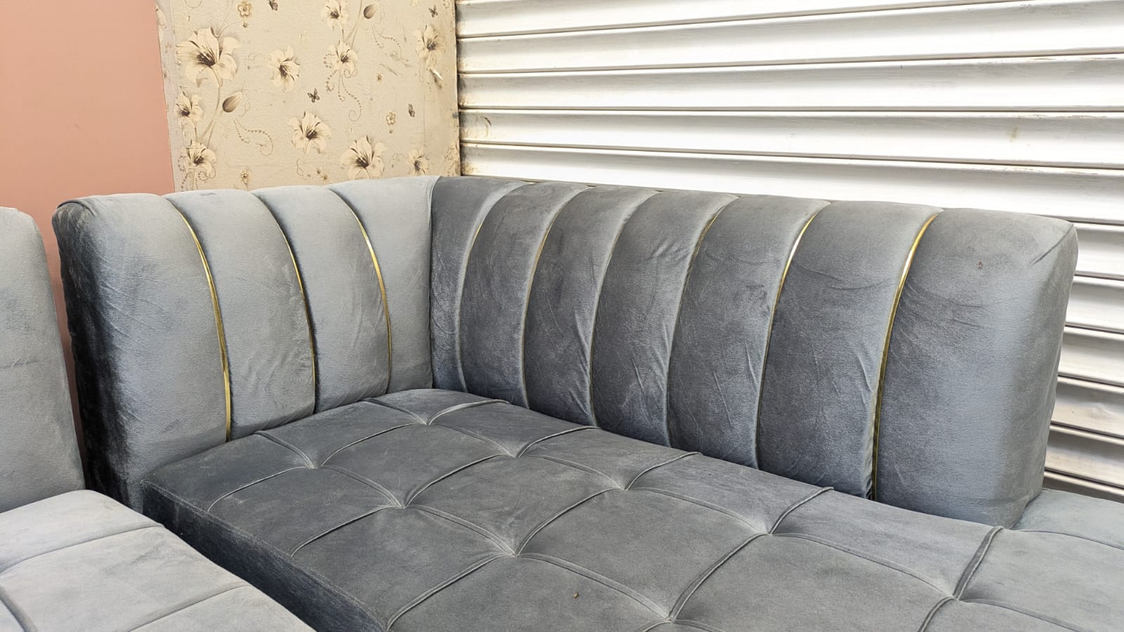 L-SHAPE SOFA SET WITH CENTRE TABLE