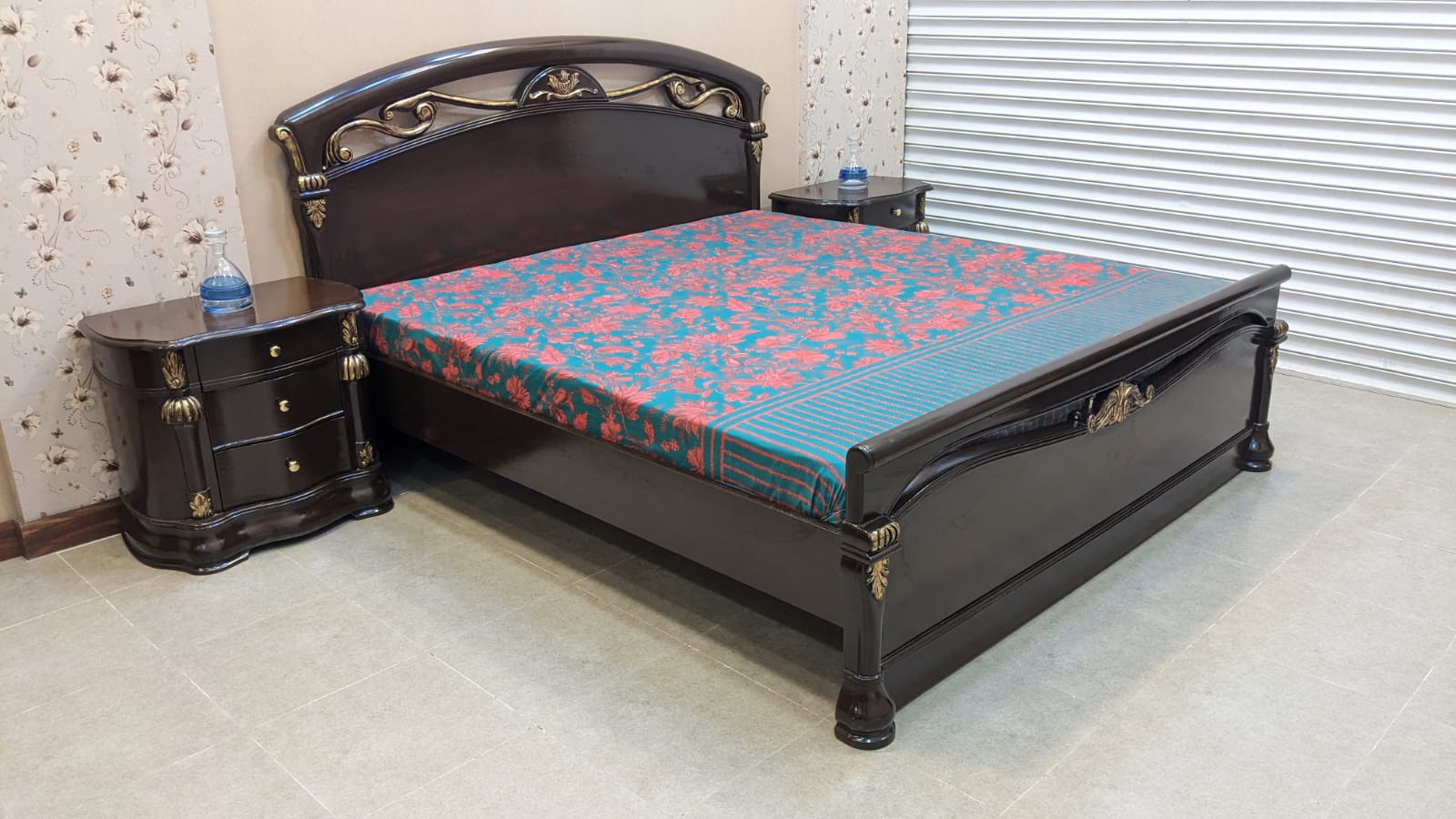 King Size Bed with 2 Side Tables