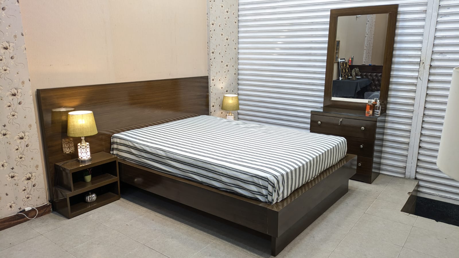 Queen Size Bed Set