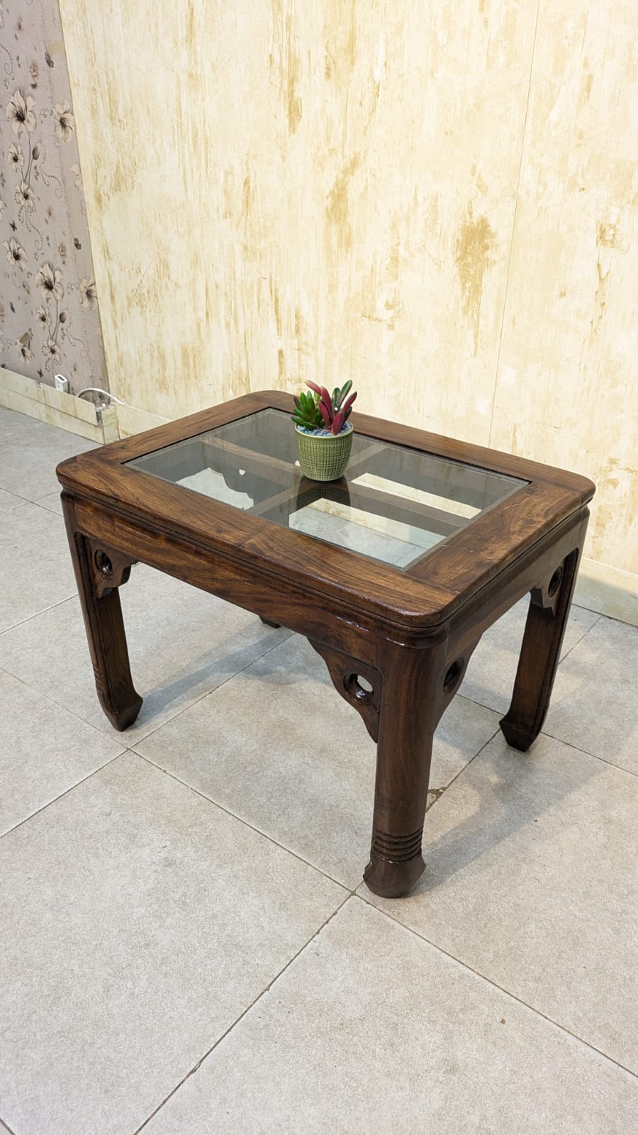 Corner Table
