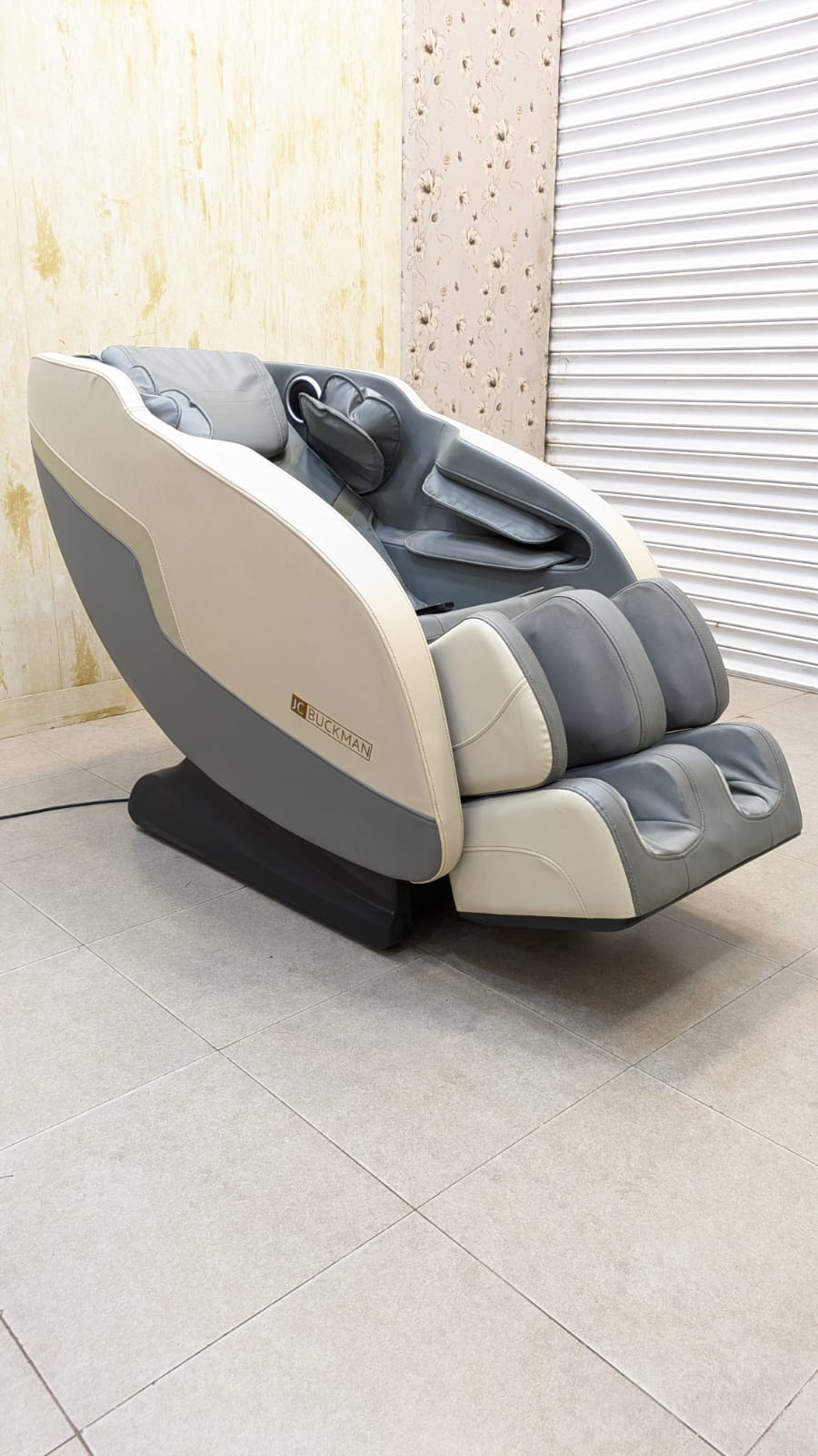 ✨ JC Buckman Full Body Massage Chair ✨