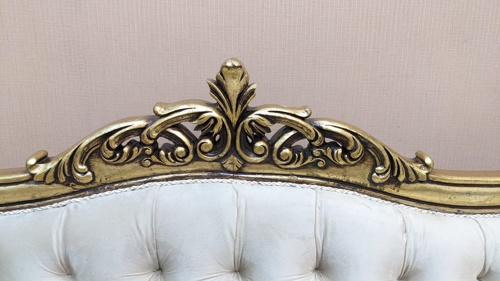 Comfortable 4 Seater Sofa Set