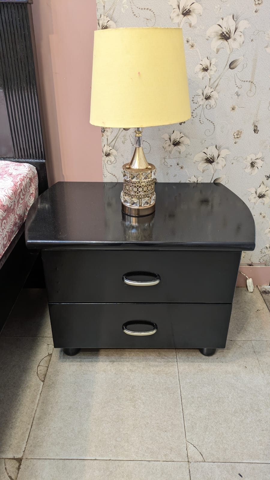 King Size Bed With 2 Side Tables
