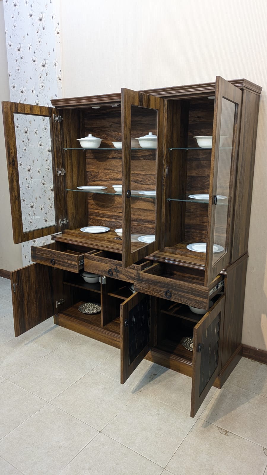 Brand New Crockery Divider