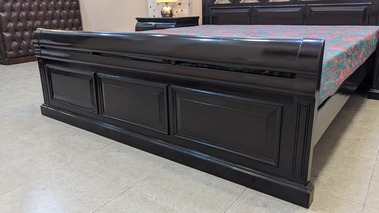 King Size Bed With 2 Side Tables and Dressing Table