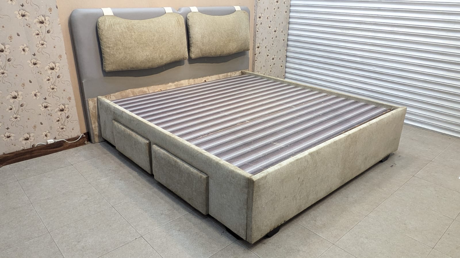 Fully Cushioned King Size Bed