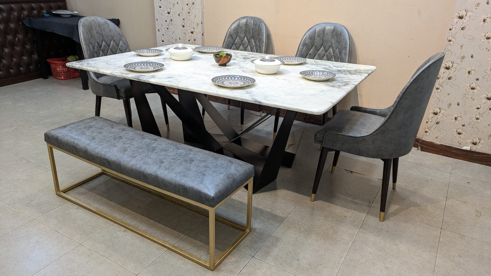 Luxury Design 6 Seater Marble Top Dining Table