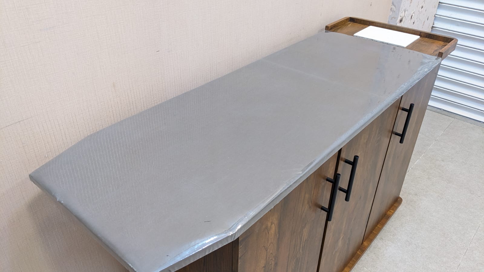 Brand New Divinecrafts Iron Table