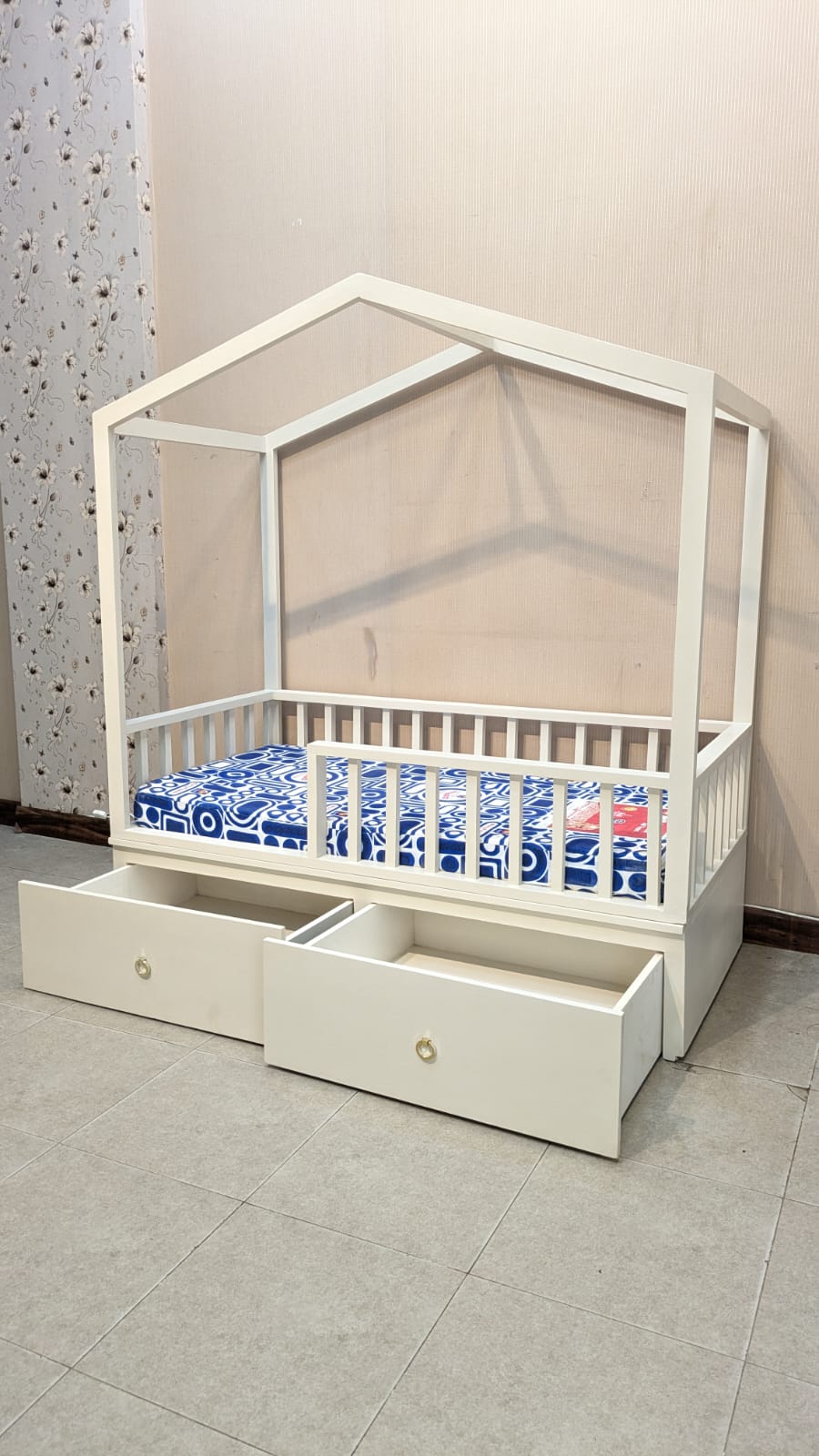 Kids House Style Bed With Mattress