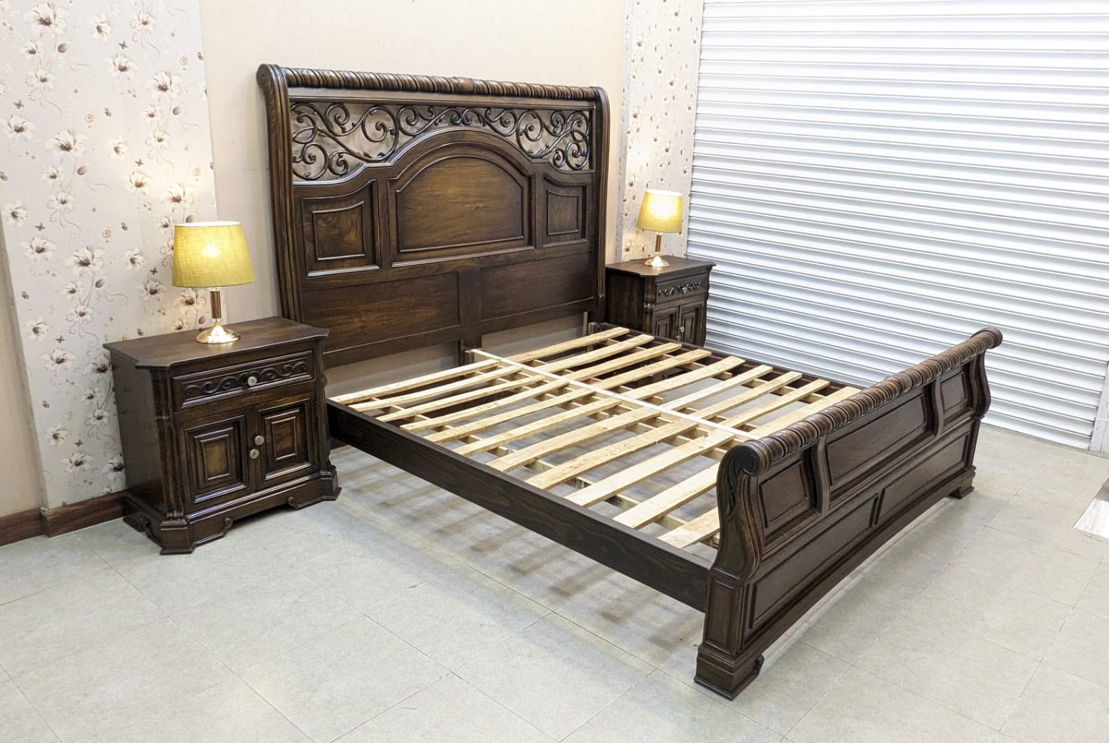 Solid Sheesham Wood King Size Bed With 2 Side Tables and Dressing Table