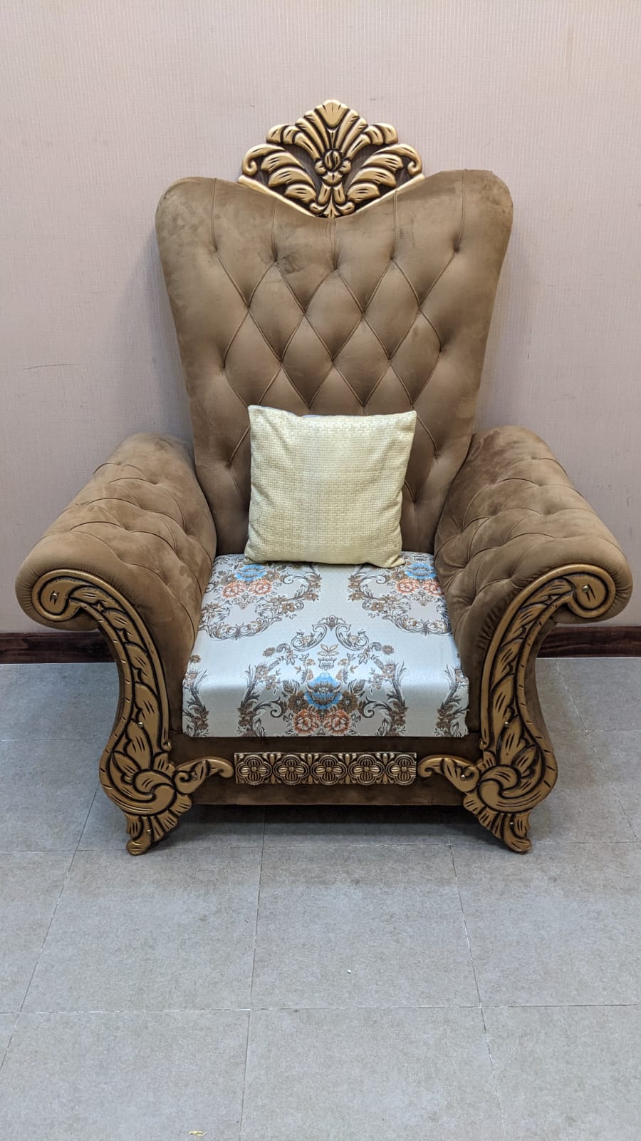 Luxurious 7 Seater Sofa Set