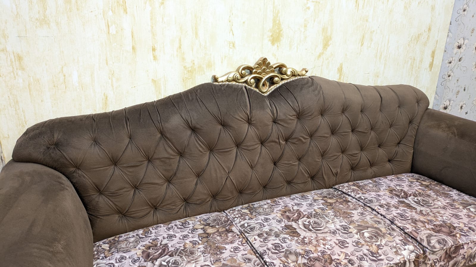 Luxurious 7 Seater Sofa Set