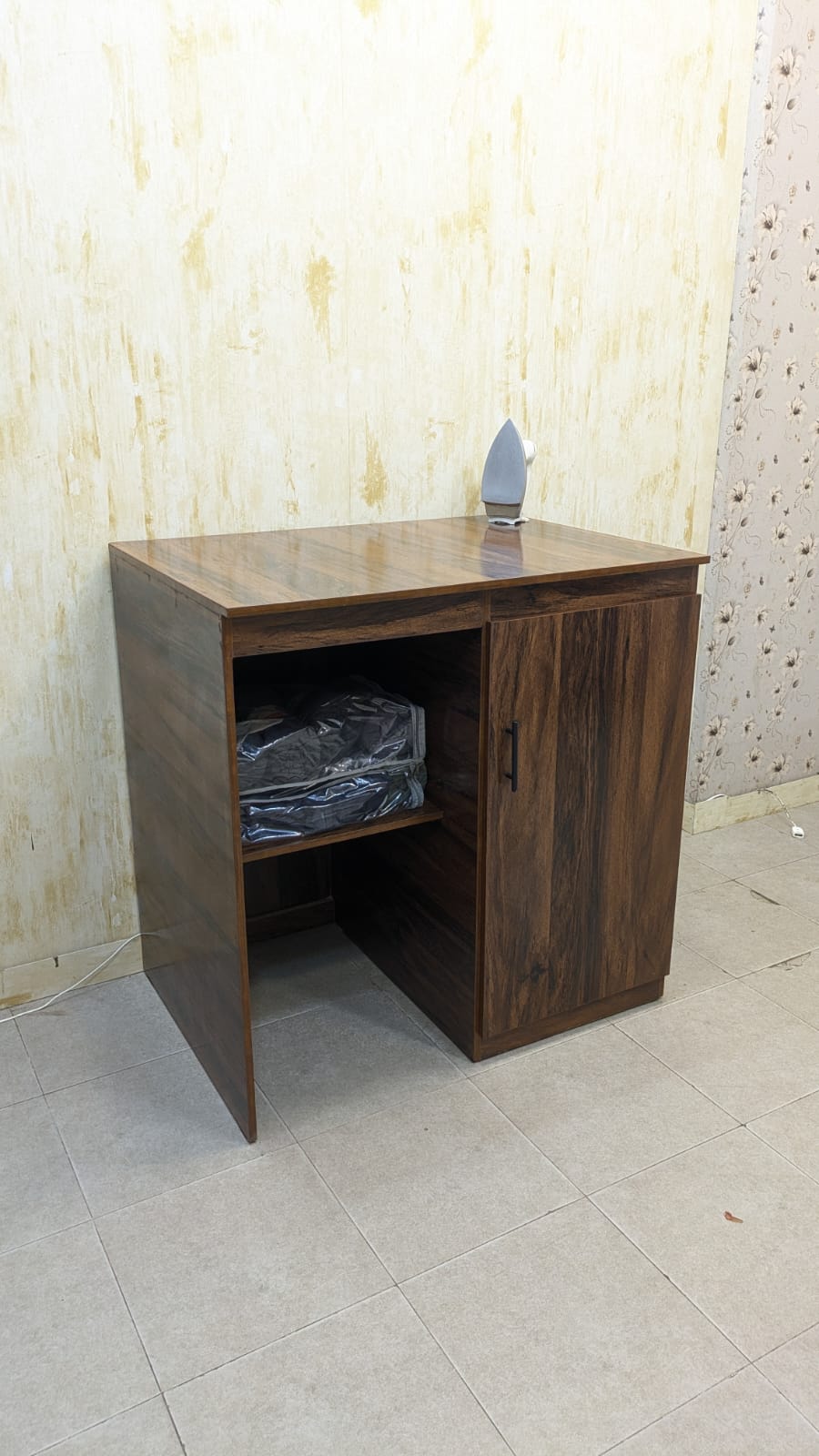 Stylish Iron Table with Storage