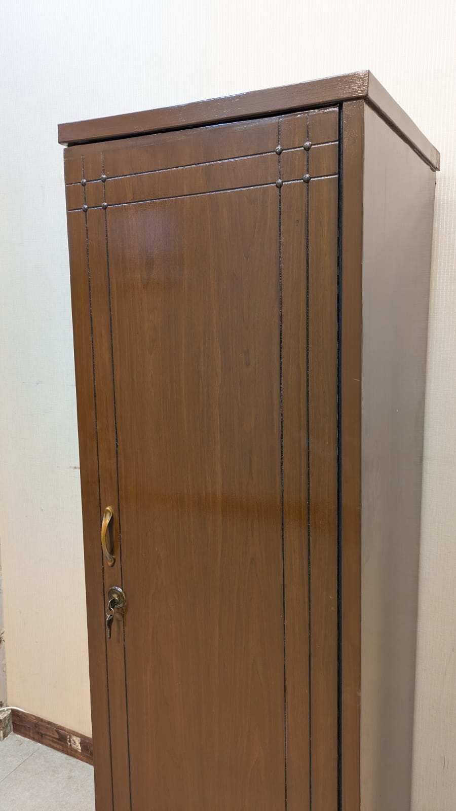 Single Door Almirah