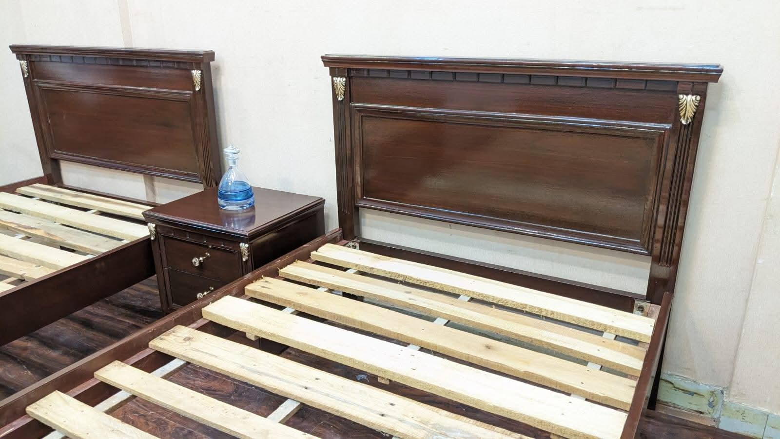 Pair Of Single Bed With 1 Shared Side Table