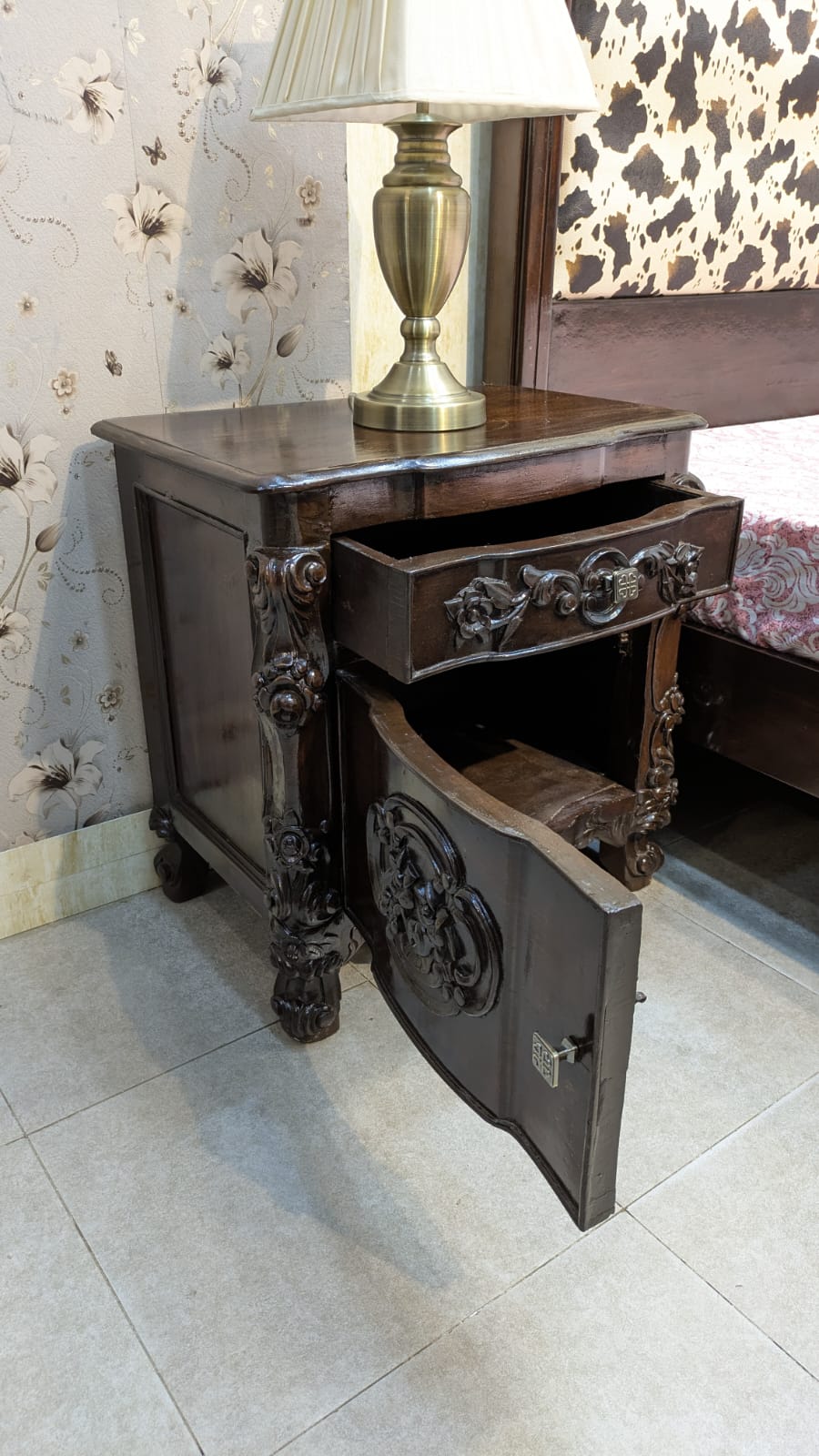 Sheesham Wood King Size Bed With 1 Side Table