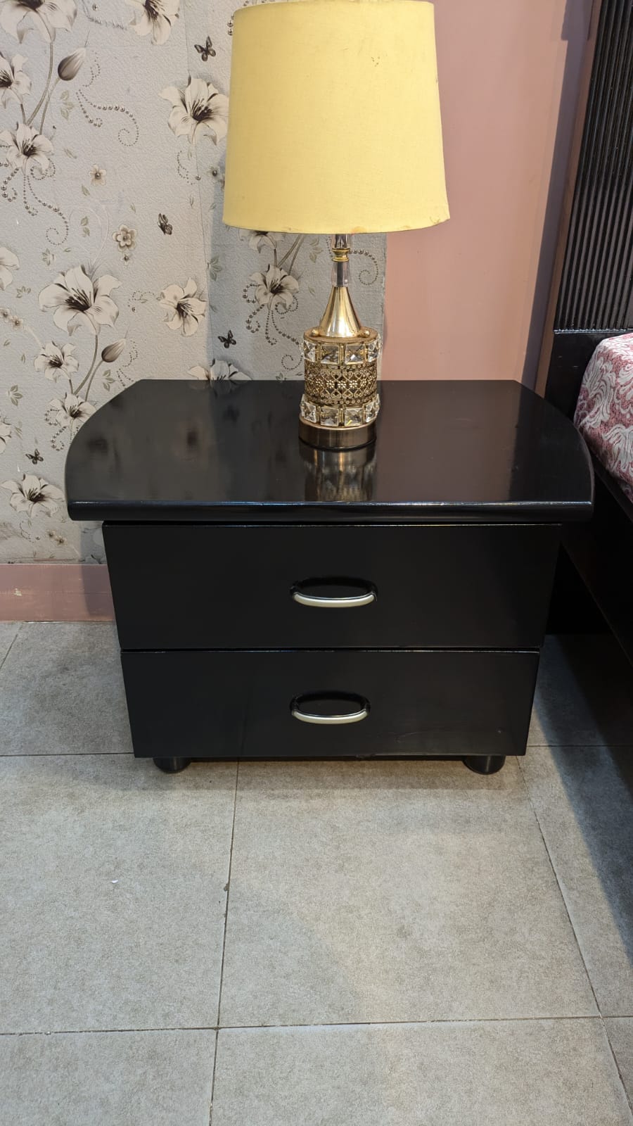 King Size Bed With 2 Side Tables