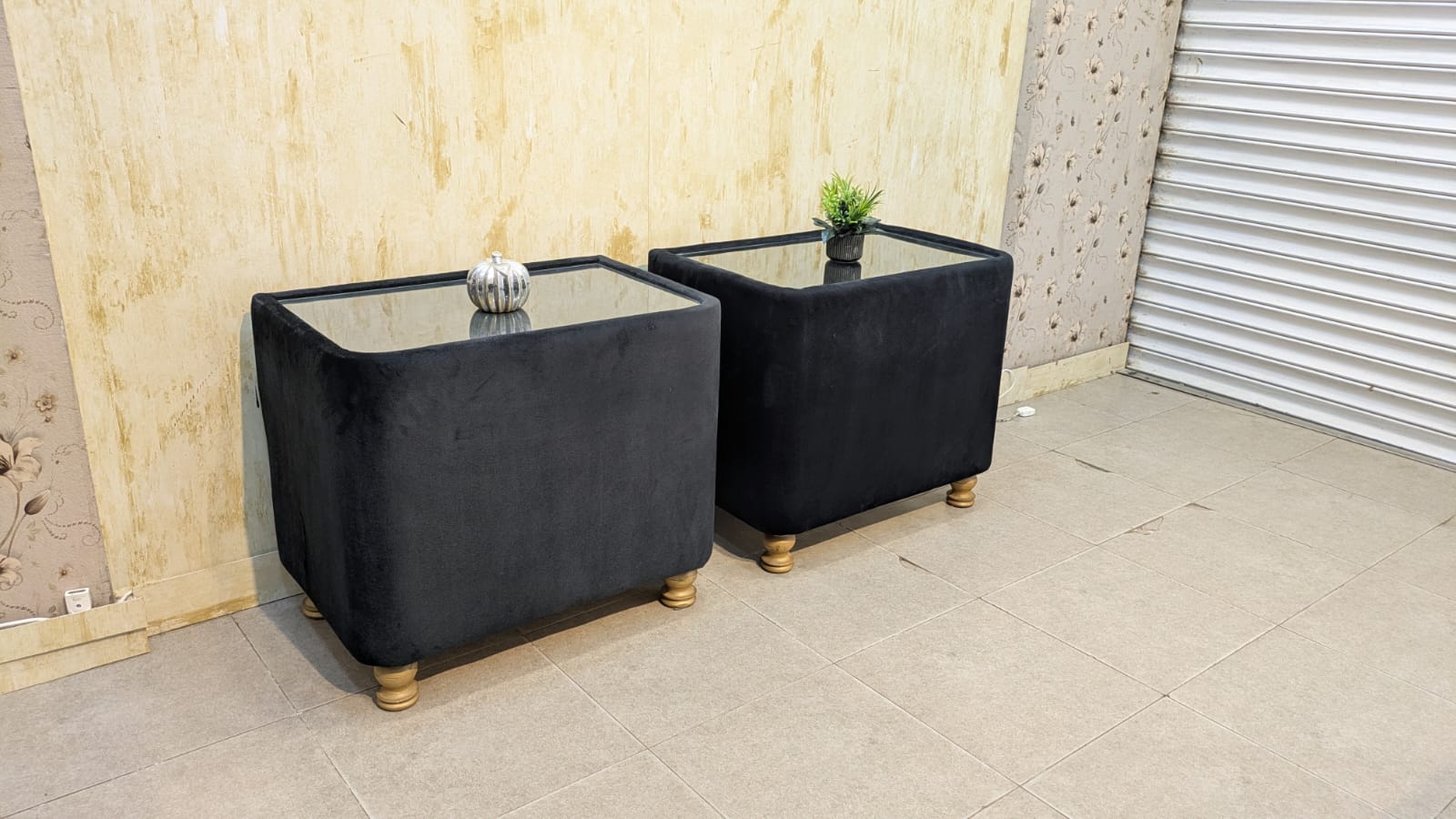 4 Seater Sofa Set With corner Tables