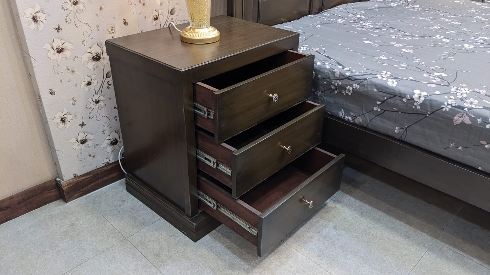 King Size Bed With Mattress, 2 Side Tables